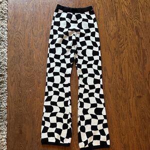 KBlack & White Patterned Knit Pants